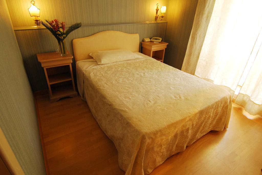 Grande Albergo Quattro Stagioni Rieti megye Szoba fotó